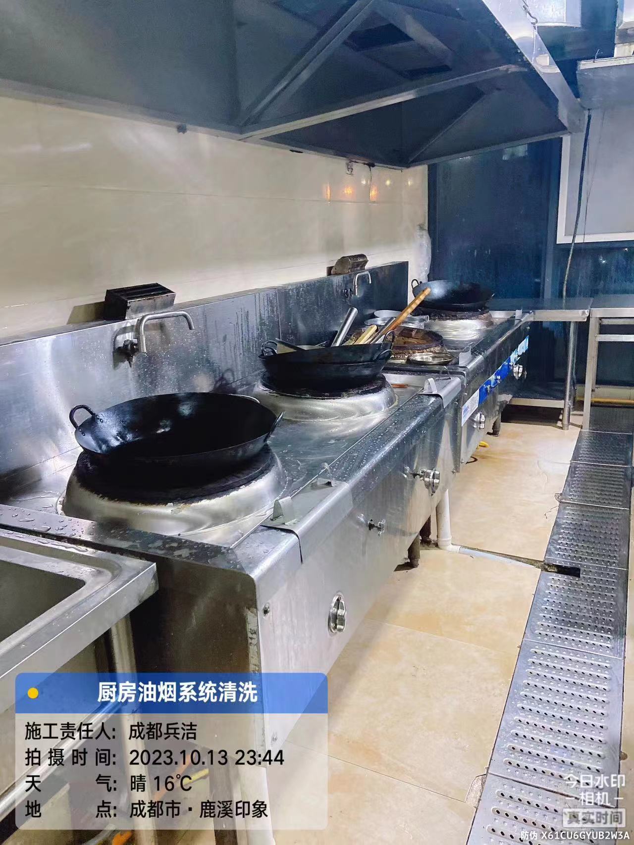 成都专业清洗大型油烟机公司-服务专业高效-价格合理透明